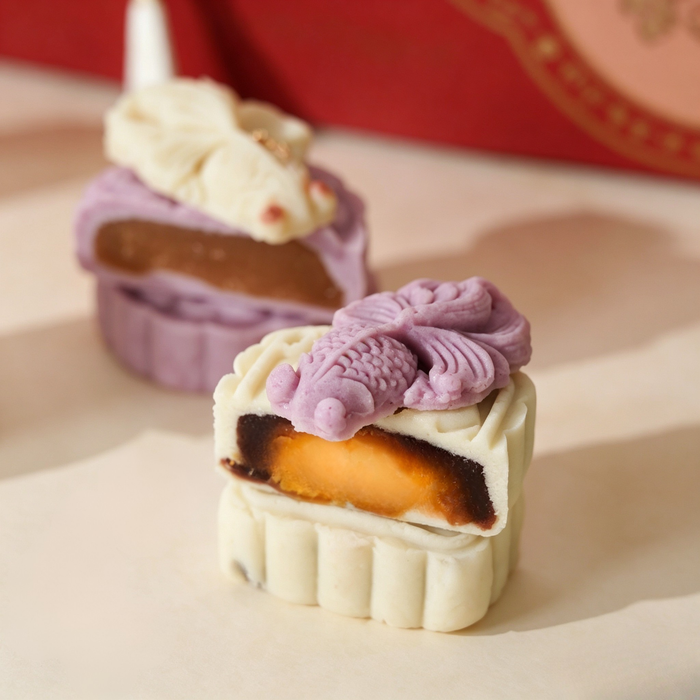 月圆人圆月饼 Snow Skin Mooncake