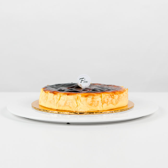 Cheesecake with caramelized crust, filled with D24 durian