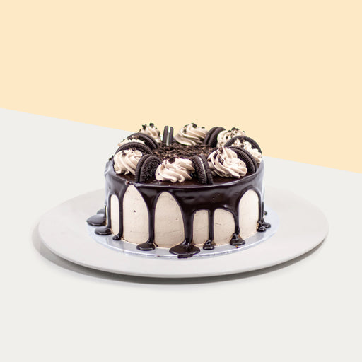 Chocolate sponge cake in cookies and cream flavour