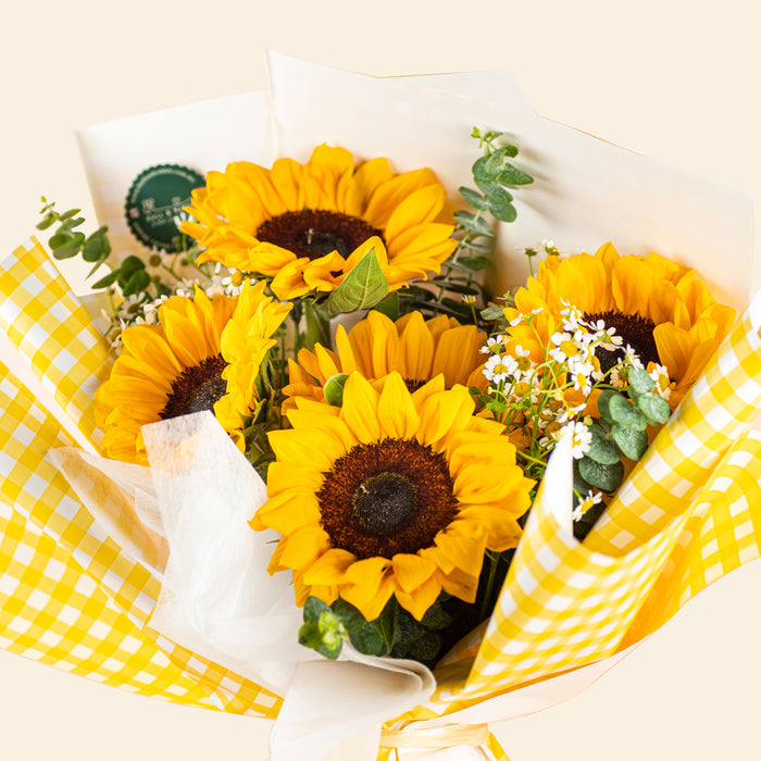 Dolly Bouquet (Fresh Flower) - Cake Together - Online Birthday Cake Delivery