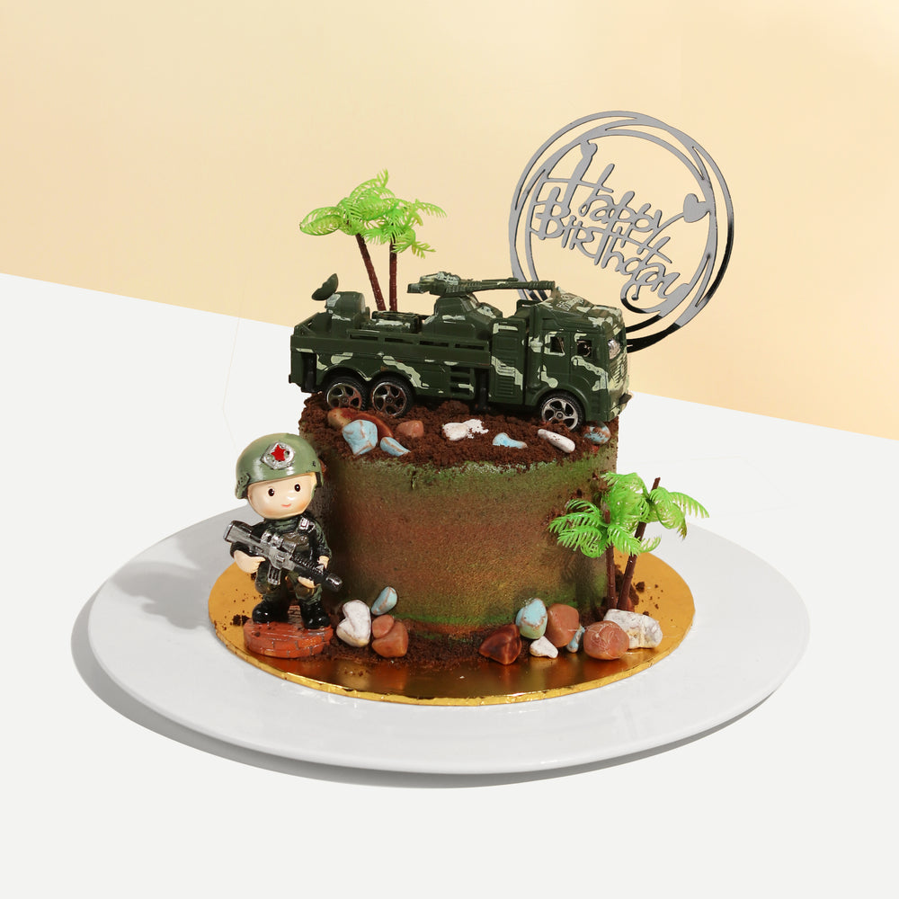 Military themed cake, with toy soldiers, toy tank